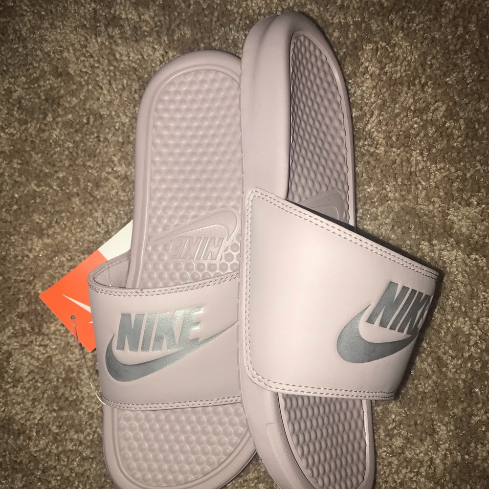 Pink Nike Slides NWT Sz 8 - Picture 3 of 3